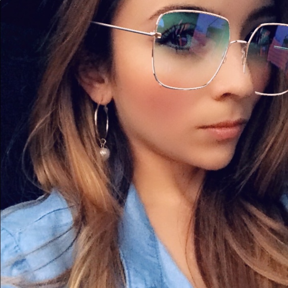 Meet your Posher, Angie